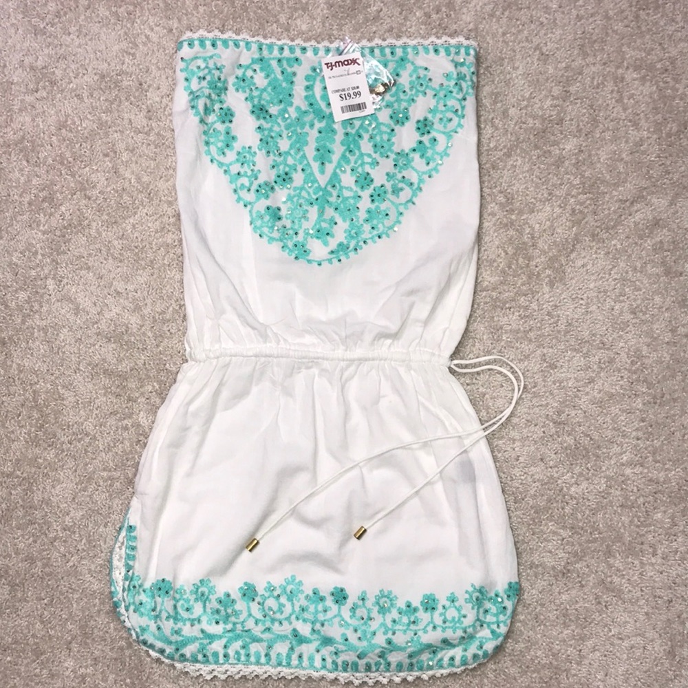 cute dress ! I bought as a pool cover up !